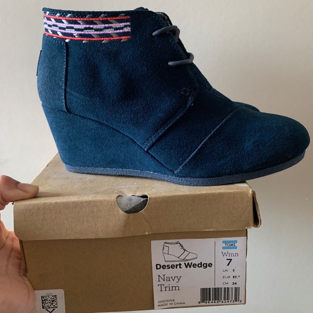 TOMS Desert Wedge; Size 7